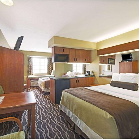 Super 8 By Wyndham San Antonio Downtown Ne Hotel Eksteriør billede