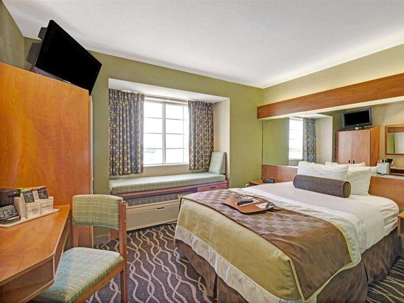 Super 8 By Wyndham San Antonio Downtown Ne Hotel Eksteriør billede