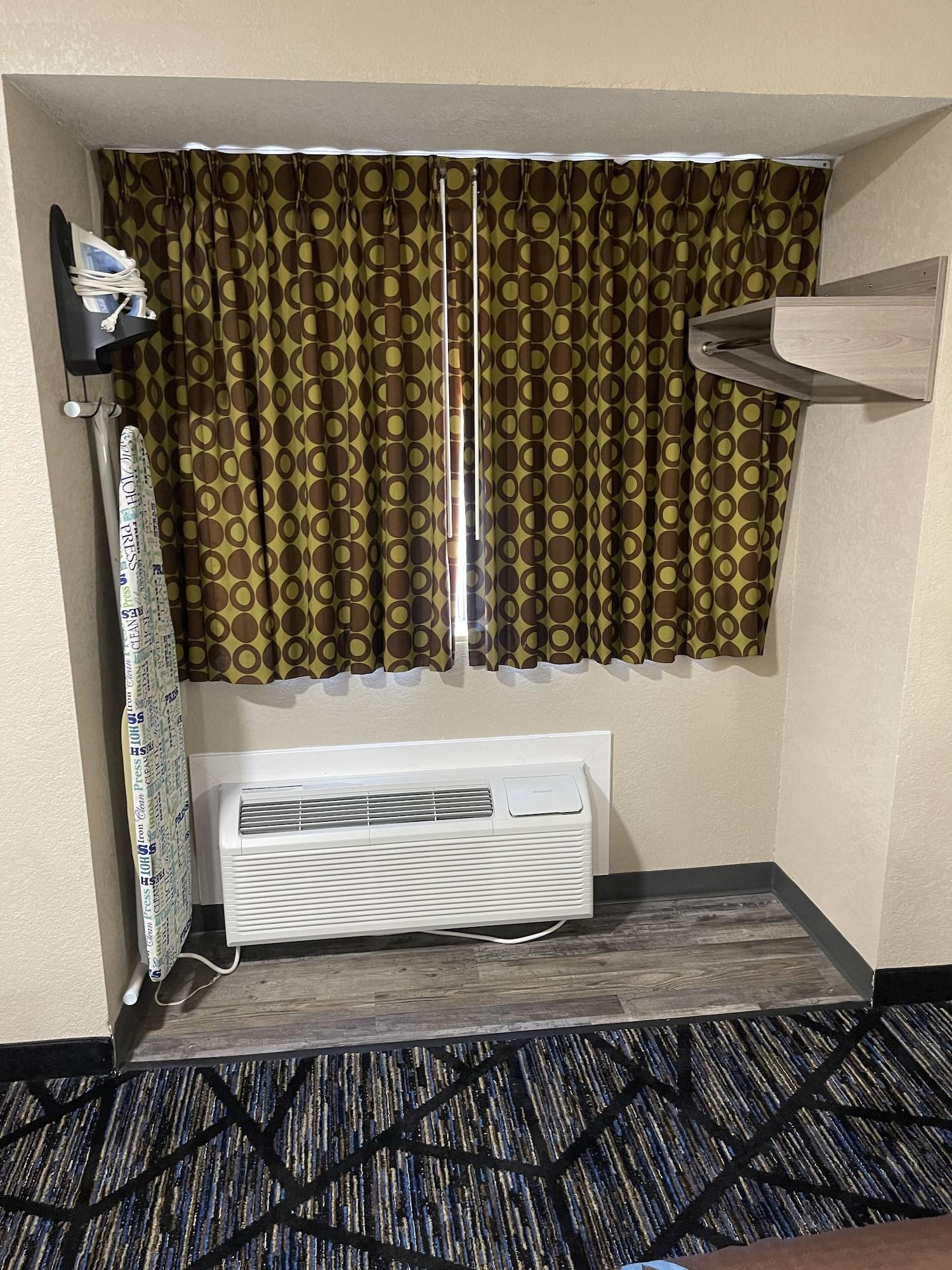 Super 8 By Wyndham San Antonio Downtown Ne Hotel Eksteriør billede