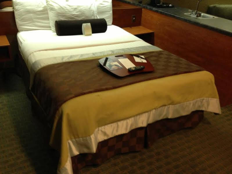 Super 8 By Wyndham San Antonio Downtown Ne Hotel Eksteriør billede